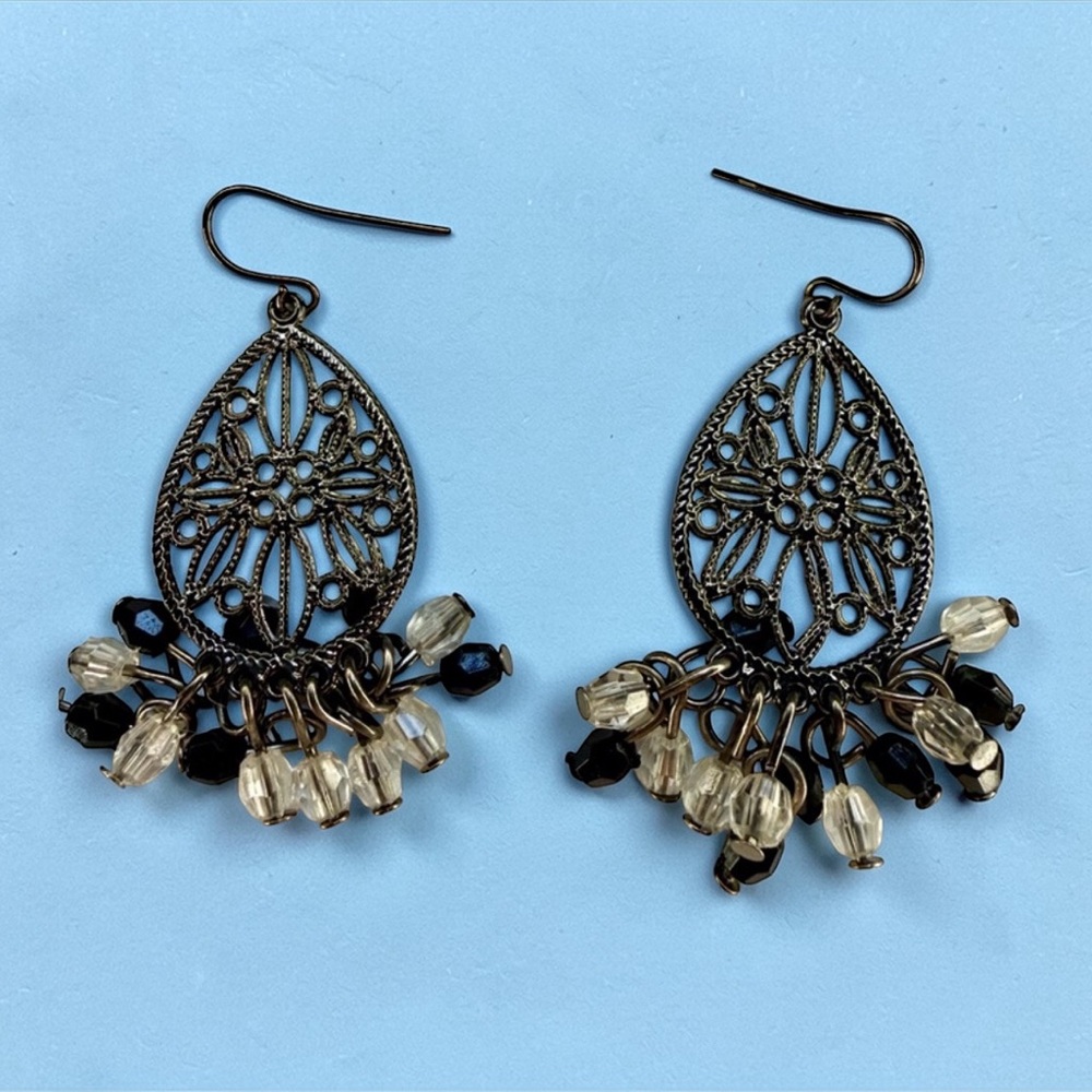 🧚🏻‍♀️ Gunmetal Filigree Teardrop Dangle Earrings w/ Black & Clear Crystal Beads
